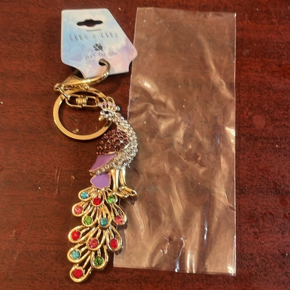 New Crystal Peacock Brooch Keychain Pin Elegant Peacock Bird Animal - Picture 3 of 3